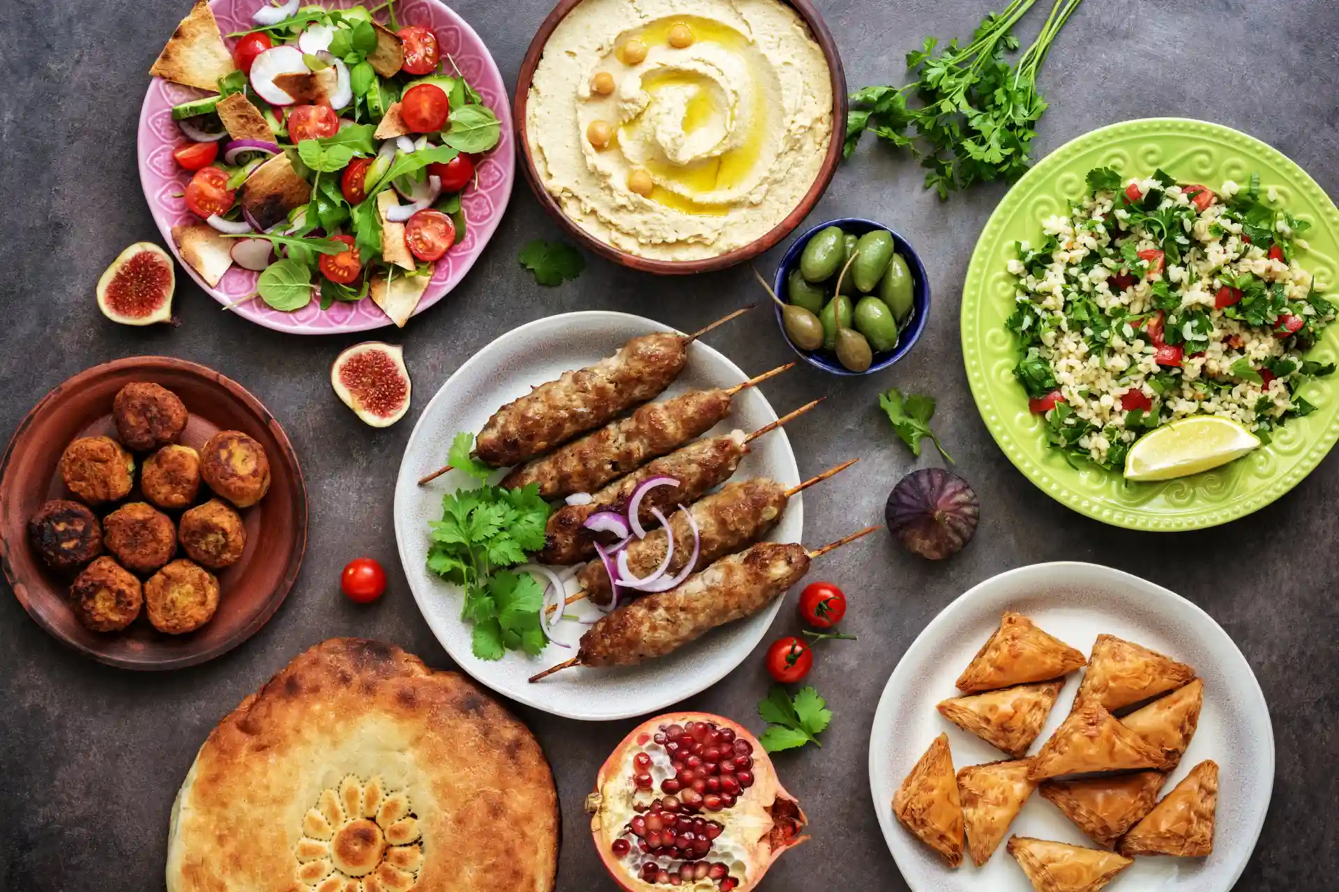 Dîner méditerranéen coloré Repas méditerranéen varié